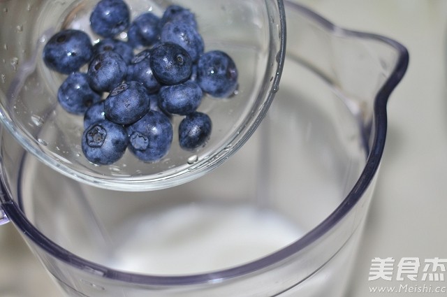 Blueberry Yogurt Popsicles recipe