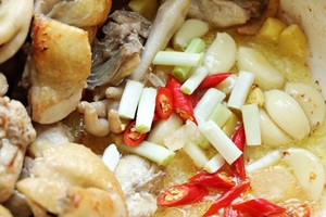 Beiding Cast Iron Pot Recipe｜eating Chicken for Chinese New Year, Good Luck! Let's Have A Pot of Delicious Mushroom Stewed Chicken~ recipe