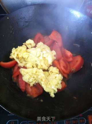 Scrambled Eggs with Tomatoes recipe