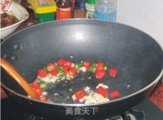 Stir-fried Hot and Sour Bracken with Chinese Sausage recipe