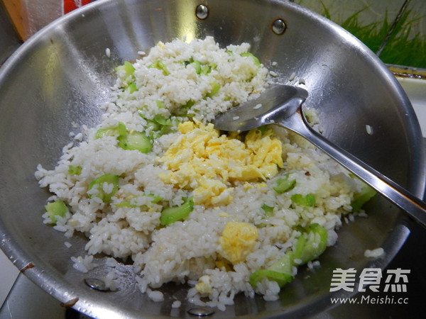 Loofah and Egg Fried Rice recipe