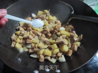 Potato Chicken Mushroom Braised Rice recipe