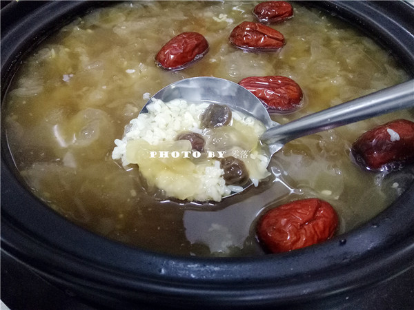 Wine Fermented White Fungus Soup recipe