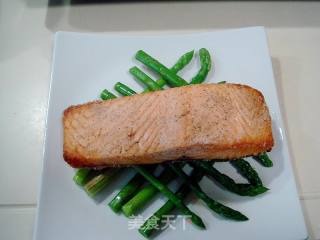 Family-made Delicious Western Food "salt Baked Salmon" recipe