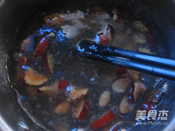 Red Date and Lotus Root Soup recipe