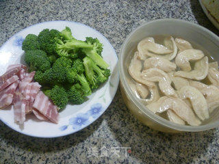 Stir-fried Broccoli with Bacon and Soy Protein recipe