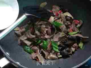 Stir-fried Pork Heart with Colored Peppers recipe