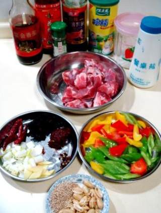 Chopped Ribs to Make "fragrant Fried Inch Bones" recipe