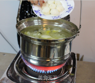 Make It in A Boiling Pot from The Fire---horseshoe Snow Pear and Tremella Soup (go to The Fire) recipe