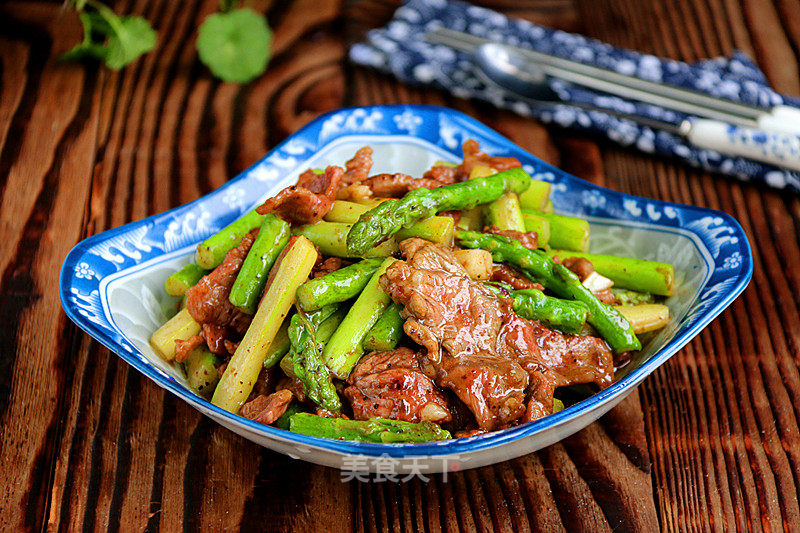 #trust之美#black Pepper Asparagus Beef recipe