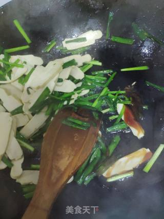 Stir-fried Chives with Dried Tofu recipe