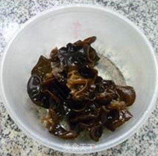 Grilled Steak with Shiitake Mushrooms and Black Fungus recipe