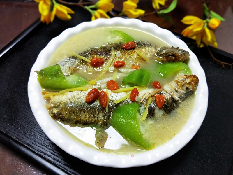 Fresh River Fish Stewed Loofah Soup recipe