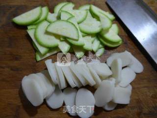 Beef and Zucchini Boiled Rice Cake recipe