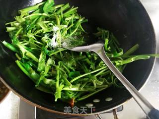 Vegetarian Stir-fried Water Spinach recipe