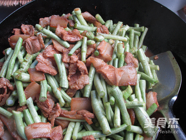 Steamed Lom Noodles with Cowpeas recipe