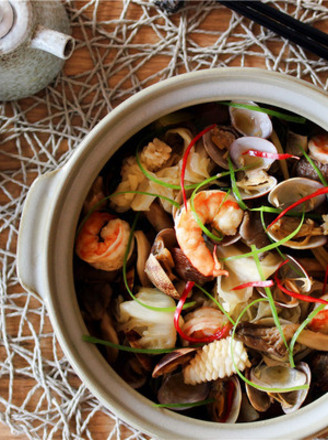 Wine Steamed Seafood and Wild Vegetables recipe