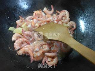 Fried Sea Prawns with Snail recipe