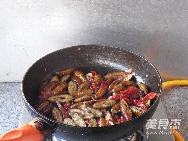 Dry Stir-fried Silkworm Pupa recipe