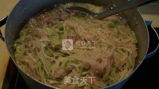 Steamed Dumplings with Radish and Noodles recipe