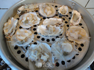 Steamed Scallops with Garlic Fans recipe