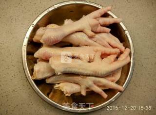 Black-eyed Peanut Chicken Feet Soup recipe