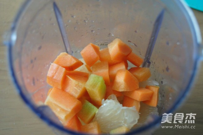 Honey Pomelo Carrot Juice recipe