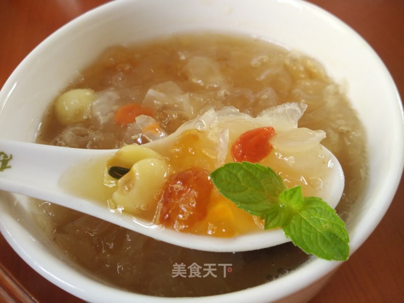 Peach Gum Soap Japonica Rice Lotus Seed Tremella Soup recipe