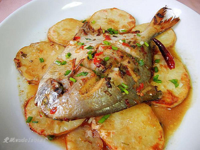 Roasted Pomfret with Potatoes recipe