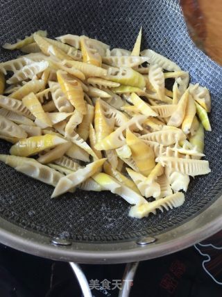 Braised Bamboo Shoots in Oil recipe