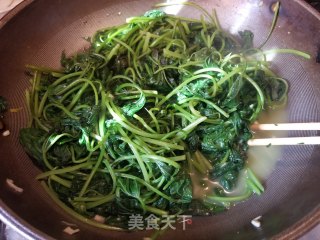 Potato Leaves Soaked with Fermented Bean Curd recipe