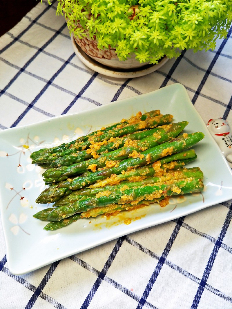 Baked Asparagus with Salted Egg Yolk recipe