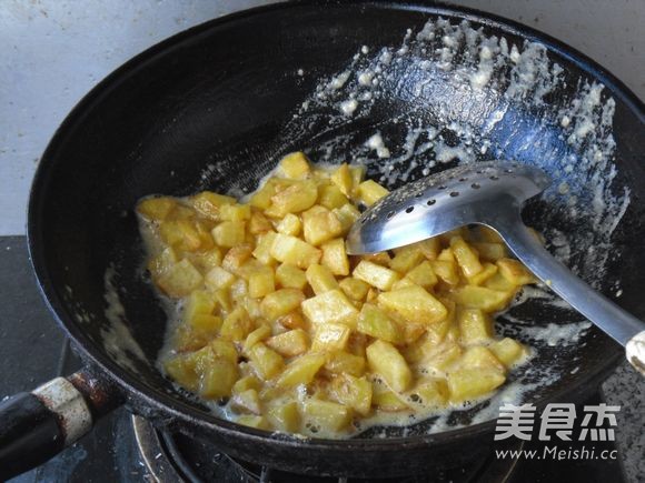 Baked Potato Diced with Egg Yolk recipe