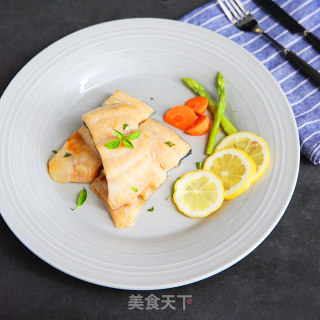 Lazy Welfare Fish Steak-baked Pansa Fish in Salad Sauce recipe