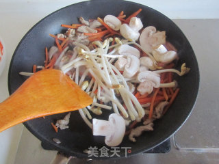 Stir-fried Rice Noodles with Shredded Pork recipe