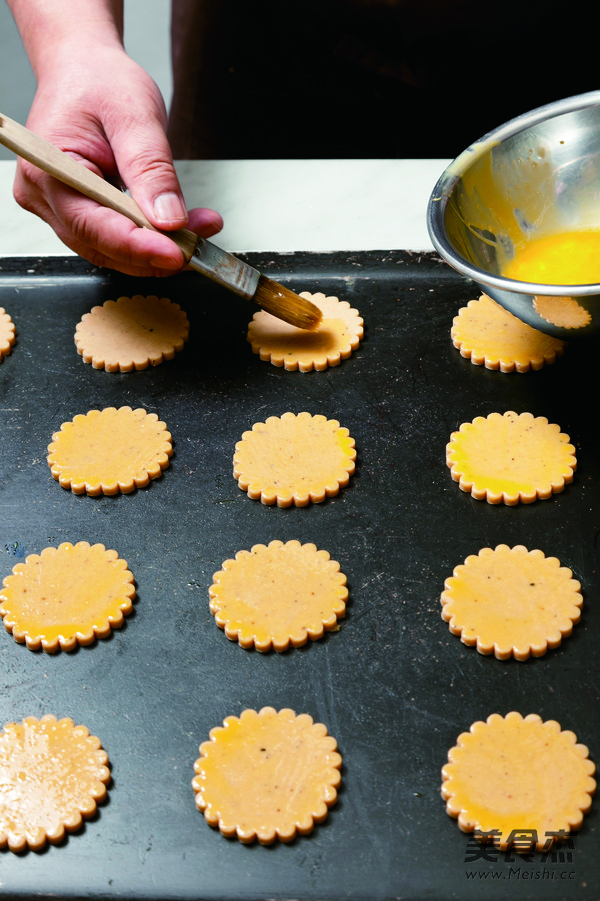 Gingerbread Shortbread Cake recipe