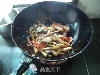 Stir-fried Rice Noodles with Pork recipe