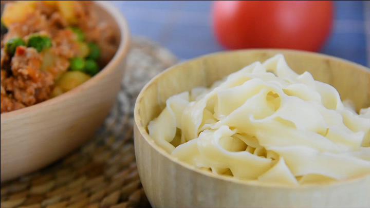 Marinated Noodles with Tomato Meat Sauce recipe