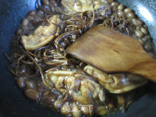 Grilled Medium Fin with Tea Tree Mushroom and Peanut Rice recipe