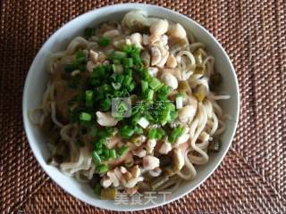 Hot Noodles with Sesame Paste recipe