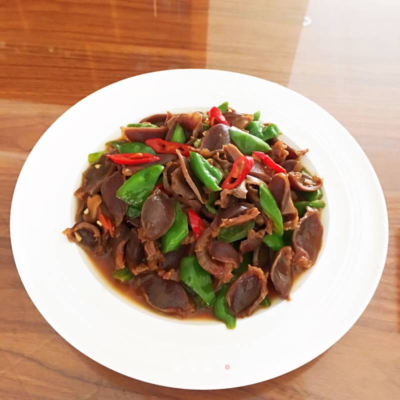 Stir-fried Green Pepper with Duck Gizzards recipe