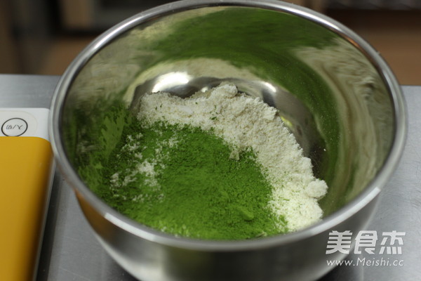 Passion Fruit Matcha Macaron recipe