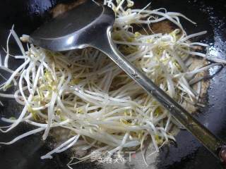 Fried Mung Bean Sprouts with Beans recipe