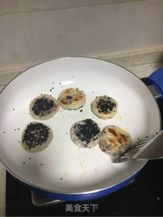 Homemade Fried Purple Potato Cake recipe