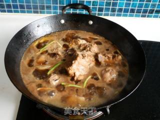 Stewed Hazel Mushroom with Big Bone recipe