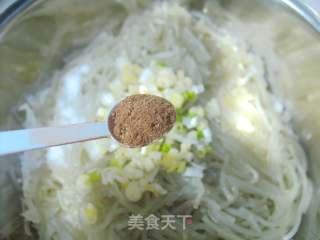 Vegetarian Stuffing is Also Delicious-fried Buns with Cabbage and Vermicelli recipe