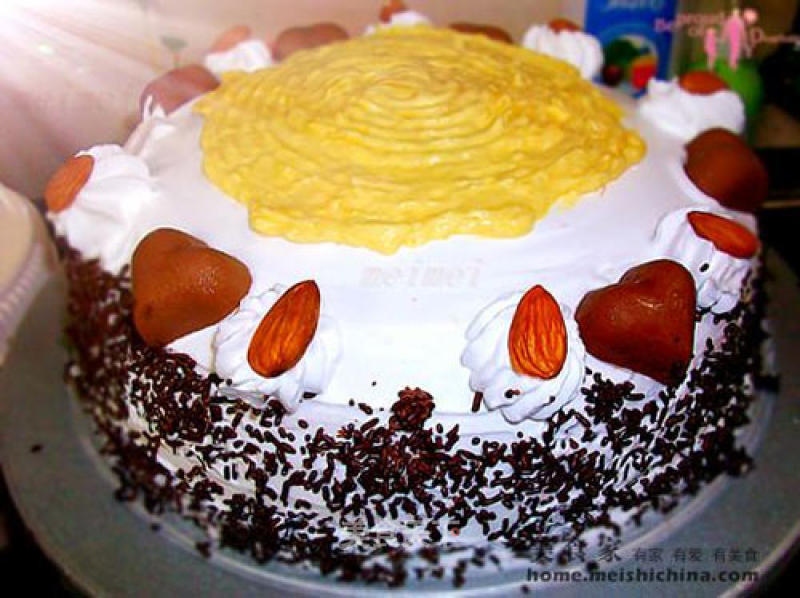 Fragrant and Smelly Durian Cream Cake