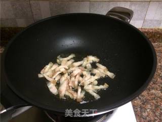 Stir-fried Chicken with Leek and Dried Beans recipe
