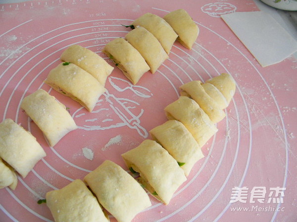 Fried Flower Roll recipe