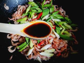 Fried Small River Prawns with Garlic Sprouts recipe
